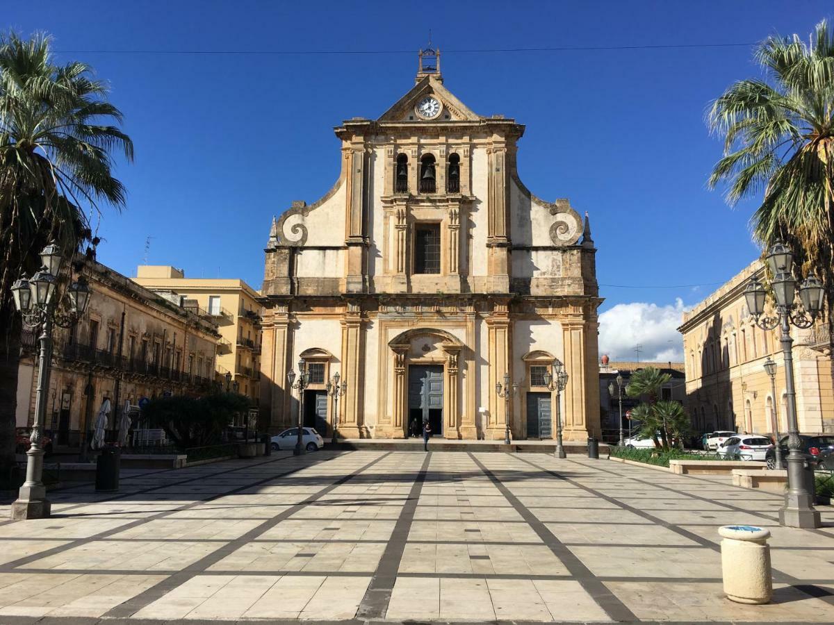 Casa Al Duomo Apartment เอากุสตา ภายนอก รูปภาพ